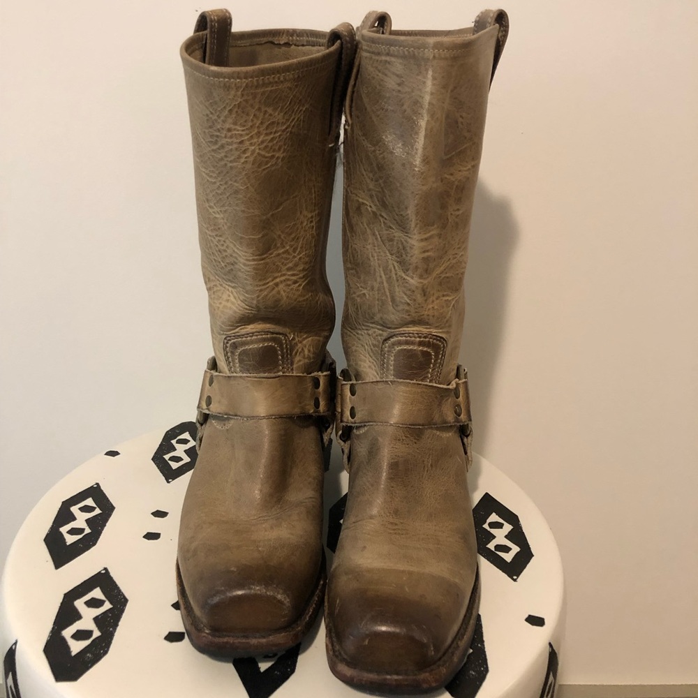 FRYE Harness 12R Boots ⭐️RARE COLOR⭐️